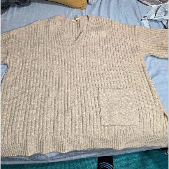 Grade & gather oversized v neck front pocket sweater sz M/L - Picture 9 of 10